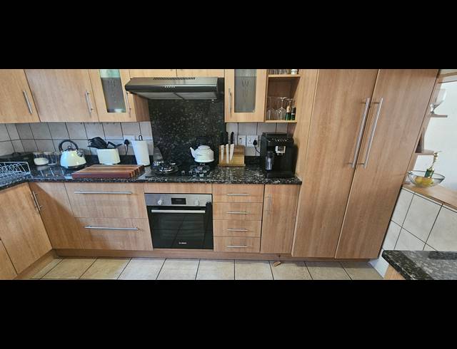 3 BEDROOM TOWNHOUSE FOR SALE IN NEW REDRUTH